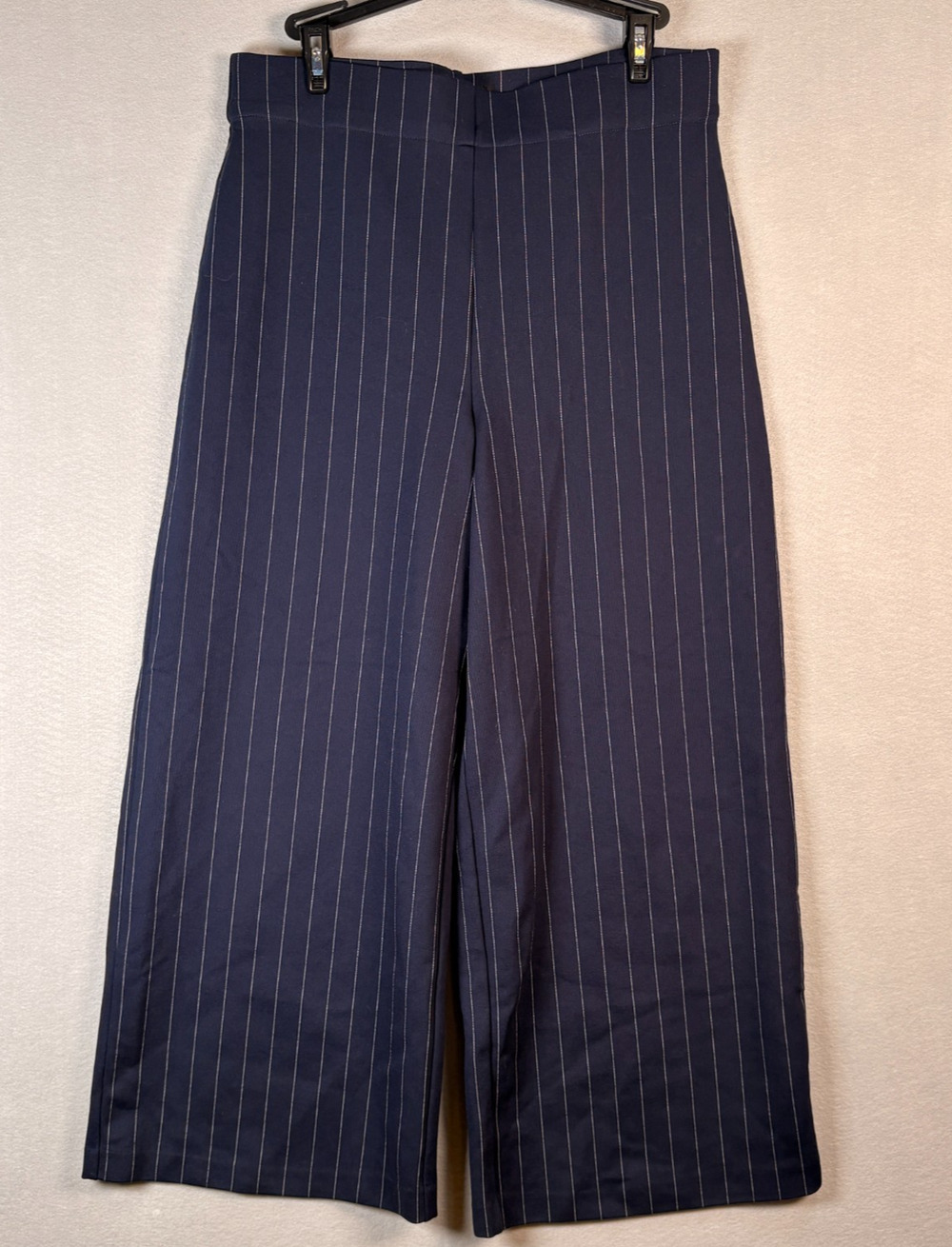 Jones & Co Women's Large Navy Pinstripe Wide Leg Cropped Trousers